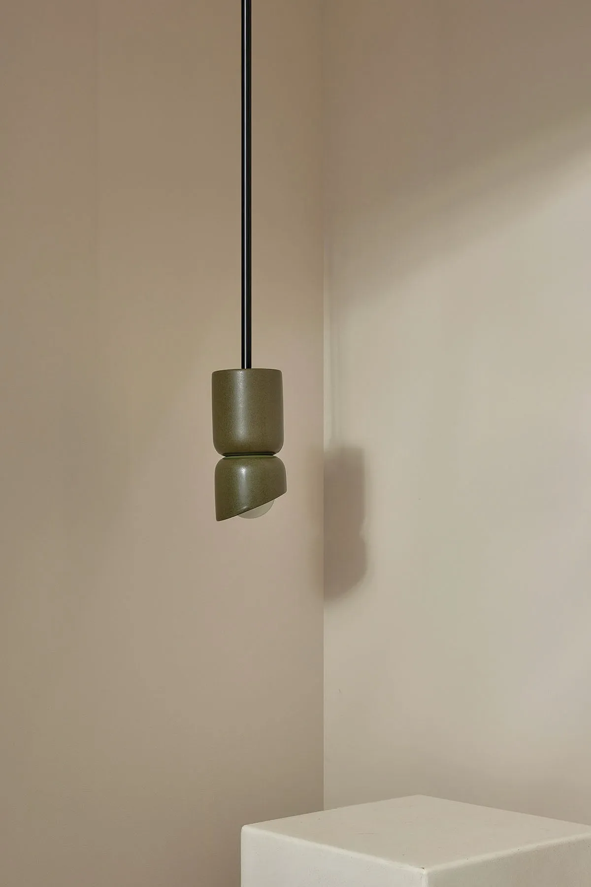Terra 1.5 Pendant Light - Solid Rod