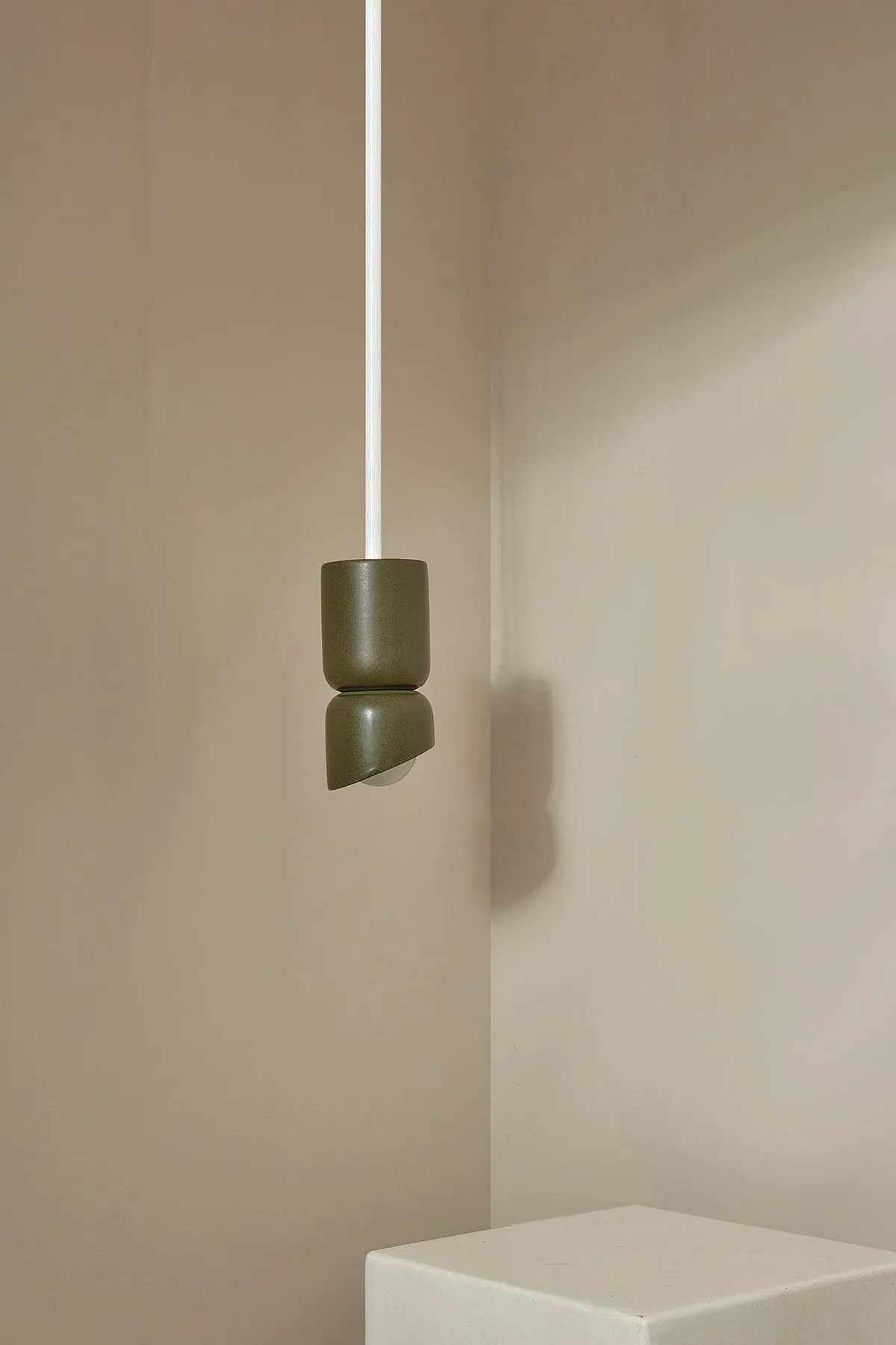 Terra 1.5 Pendant Light - Solid Rod