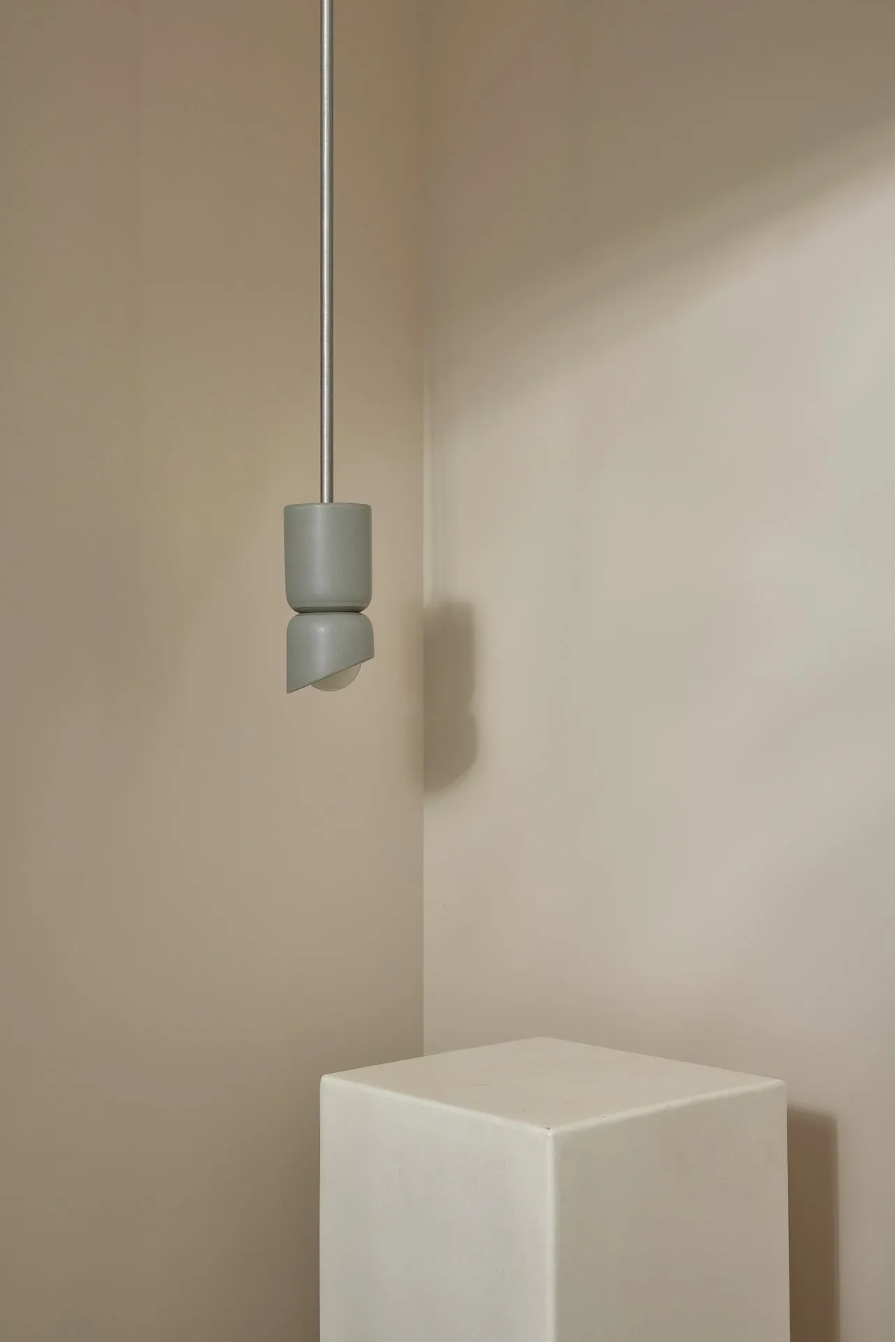 Terra 1.5 Pendant Light - Solid Rod